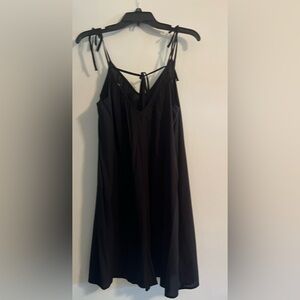 H&M NEW, fun summertime dress, easy light weight size Medium, adjustable straps!